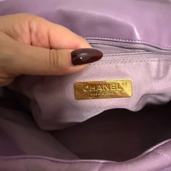 Chanel 19 fabric Lavender Quilted Shoulder Bag with Gold Chain - Picture 14 of 16